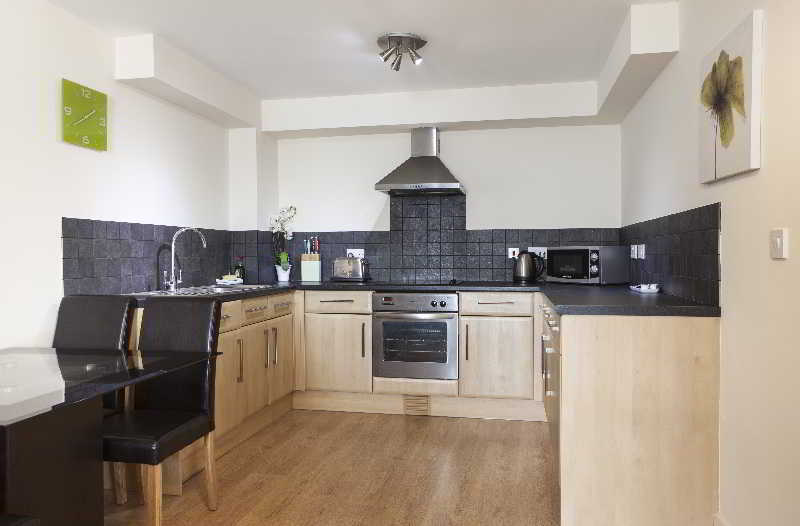 Room
 di Cheltenham Plaza