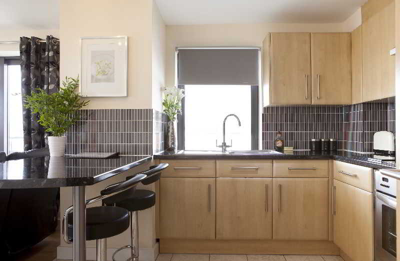 Room
 di Cheltenham Plaza