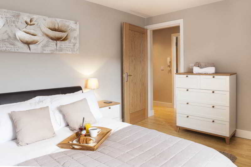 Room
 di Saracens Court