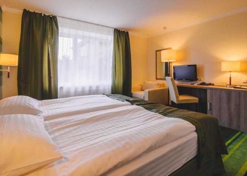 Room thumbnail 5