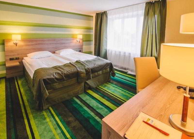 Room thumbnail 6