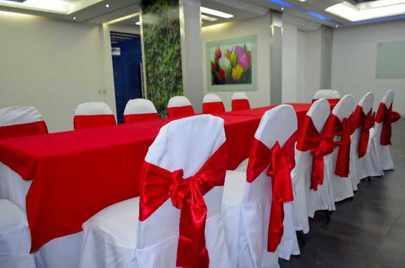 Conferences
 di Stanford Plaza