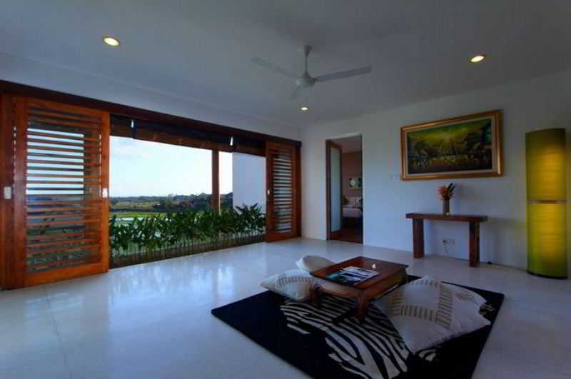 Room thumbnail 9