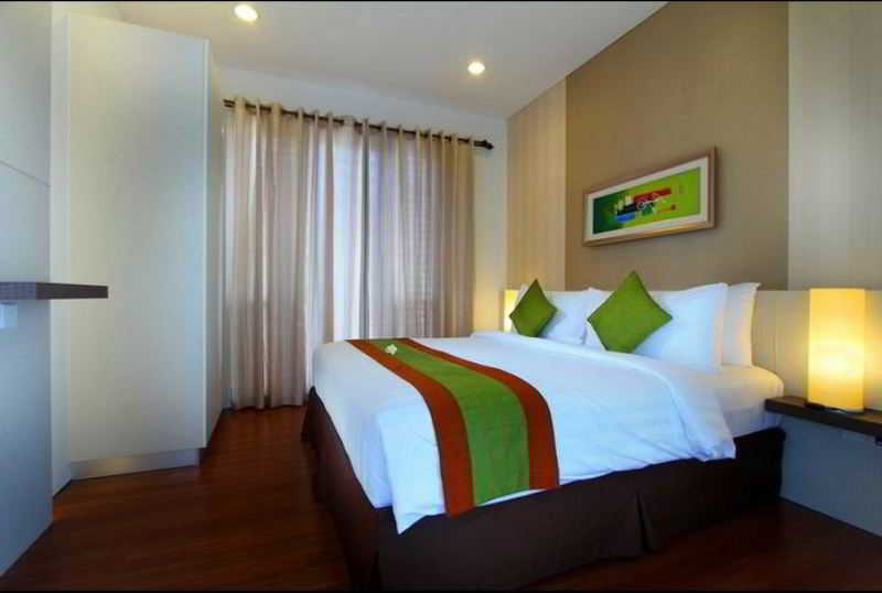 Room thumbnail 1
