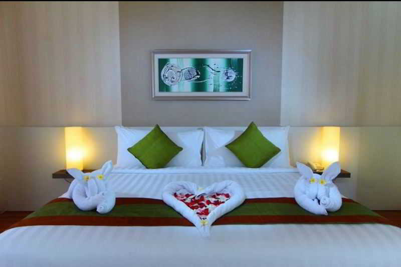 Room thumbnail 2