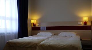 Room thumbnail 9