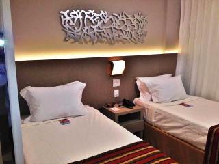 Room thumbnail 4