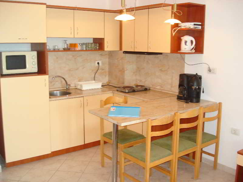 Room thumbnail 1