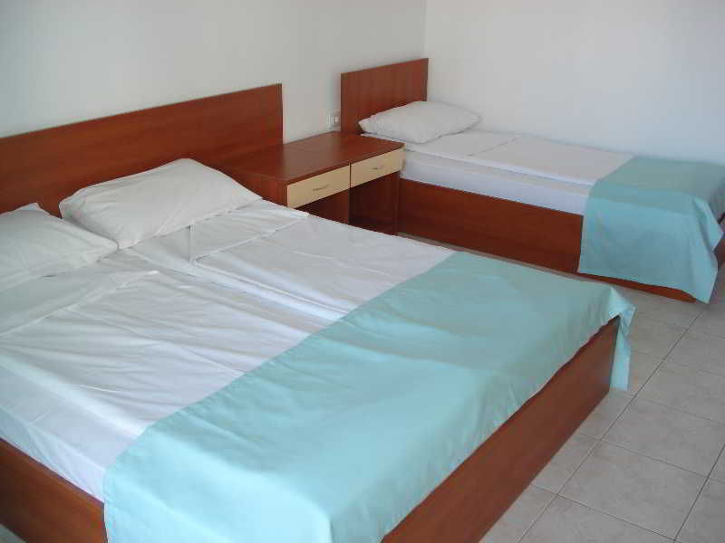 Room thumbnail 2