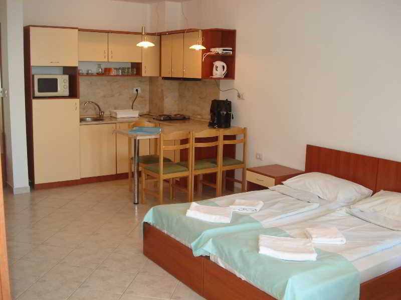 Room thumbnail 10