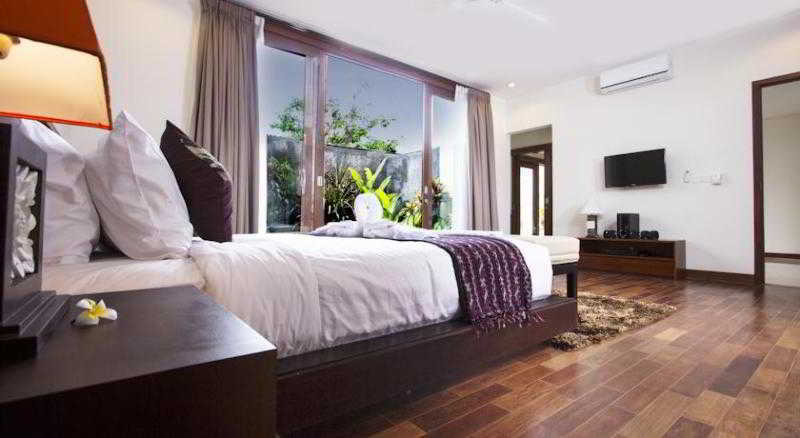Room thumbnail 4