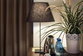 Room:SGL.IN