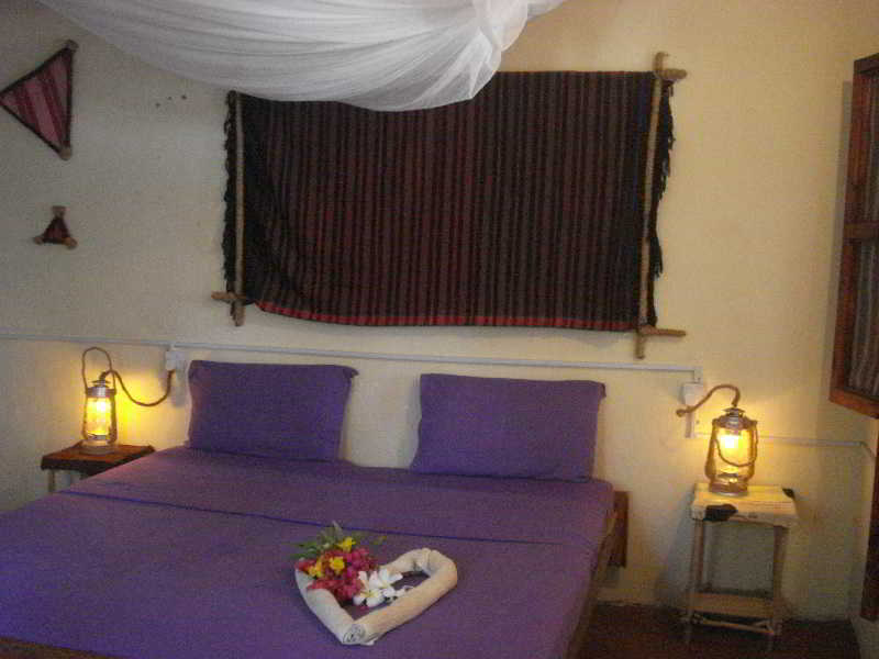 Room thumbnail 2