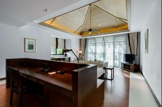 Room thumbnail 4