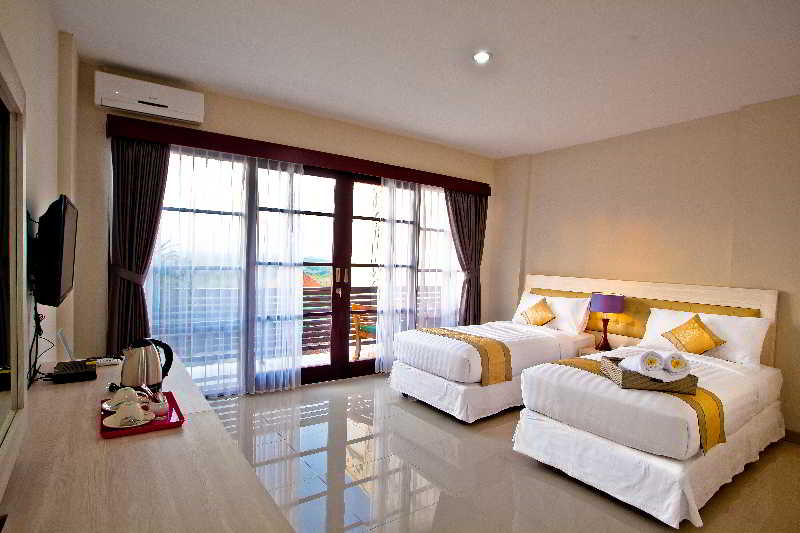 Room thumbnail 6