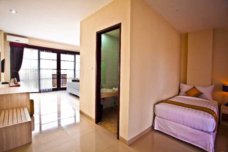 Room thumbnail 13