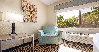 2 QUEEN BEDS,NSMK,HI SPEED NET,MICFRG,CFMKR,IRN,HAIR,CONTINENTAL BREAKFAST