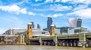 Suffolk Lane by BridgeStreet, Londyn