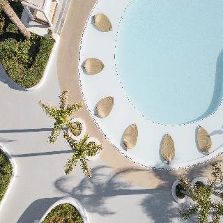 Caramel, A Resort to Live