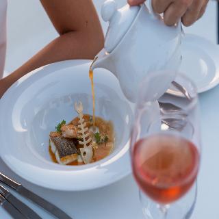 Caramel, A Resort to Live