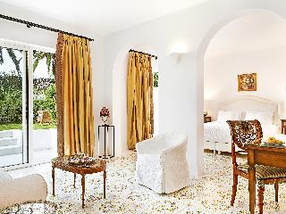 Caramel, A Resort to Live