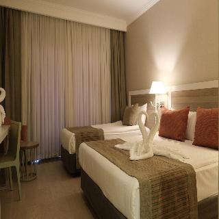 Port River Hotel & Spa