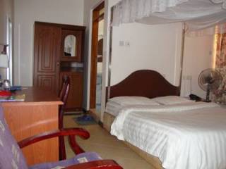 Room thumbnail 3