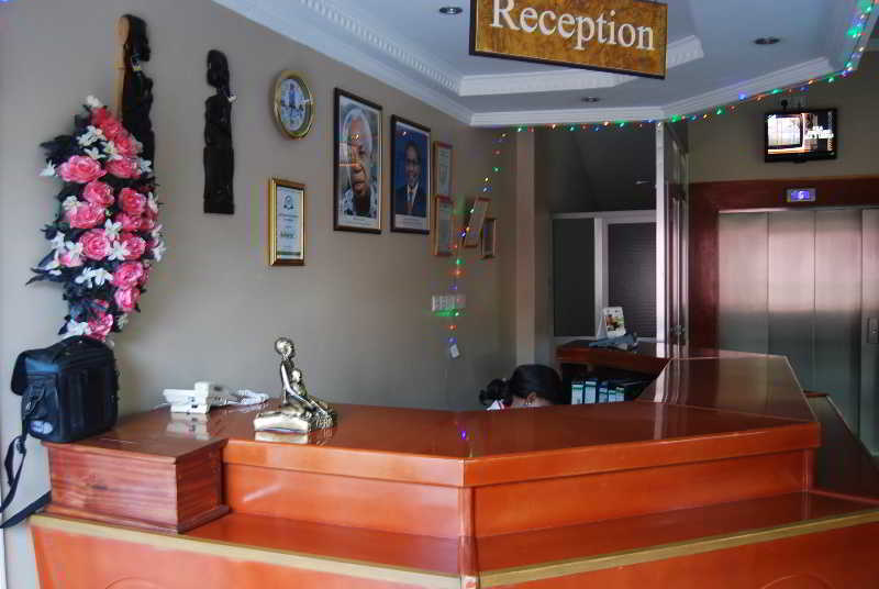 Lobby thumbnail 11