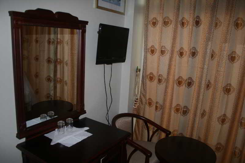 Room thumbnail 1
