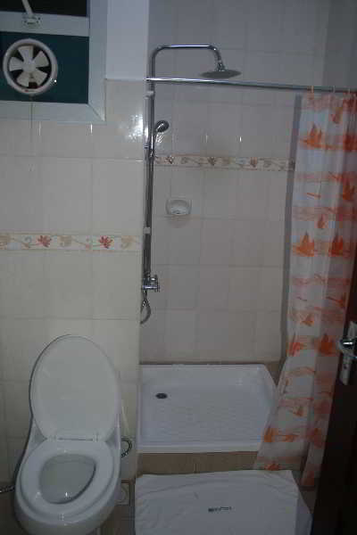 Room thumbnail 4
