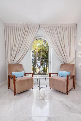 Room Room