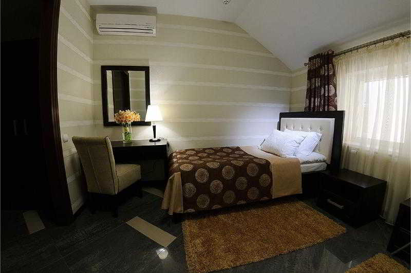 Room thumbnail 10