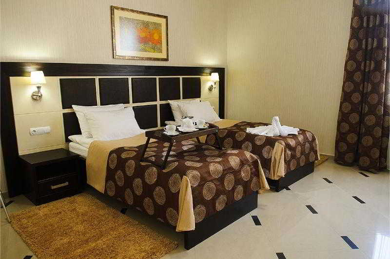 Room thumbnail 13