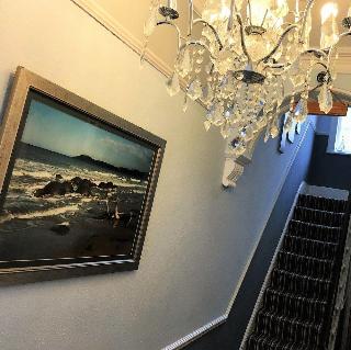 Brighton Surf Hotel, Brighton