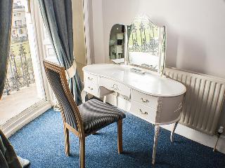 The Queensbury Hotel, Brighton