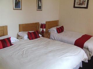 OYO The Hillside Hotel