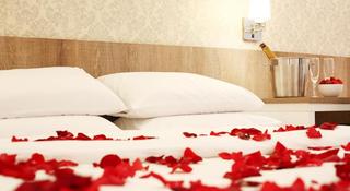 Room thumbnail 15