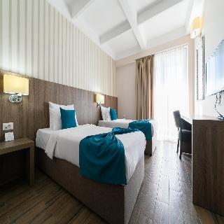 Room Room