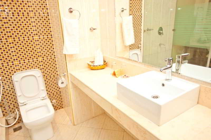 Room thumbnail 1