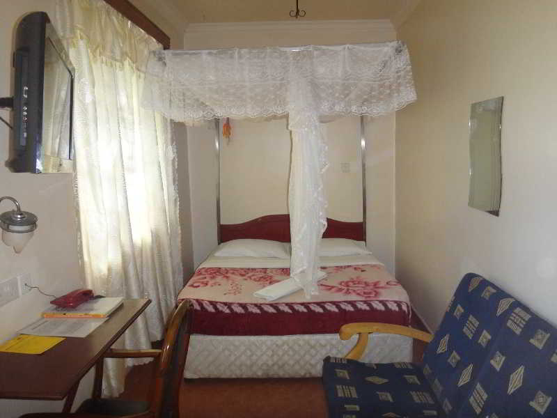 Room thumbnail 3