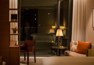Room:TWN.ST-1
