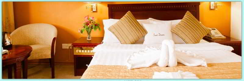 Room thumbnail 3