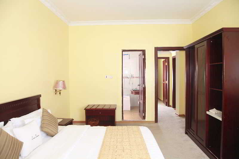 Room thumbnail 4