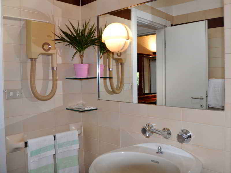 Golf Hotel, Milan