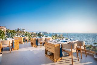 Qlusive Hotel