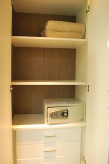 Room thumbnail 8