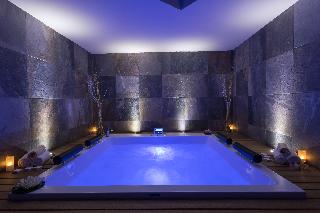 Check Inn Hotel