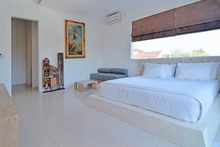 Room thumbnail 17
