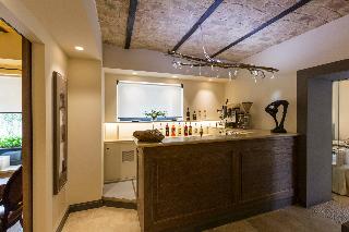Hotel 900, Abruzzo