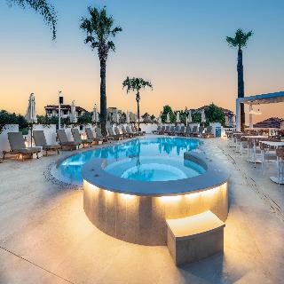 Arkadia Luxury Hotel Apartments
